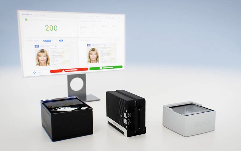 DESKO Icon Scanner in use